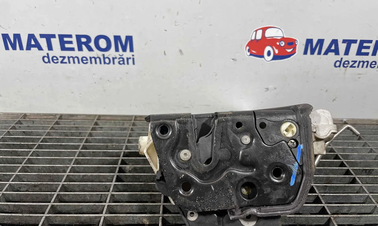 INCUIETOARE USA SPATE DREAPTA AUDI A6 C6 Avant 2004-2011