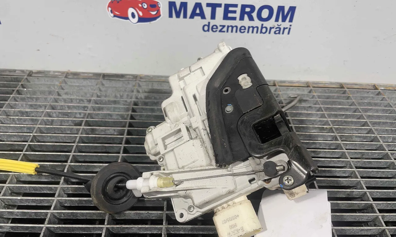 INCUIETOARE USA SPATE DREAPTA AUDI A6 C6 Avant 2004-2011