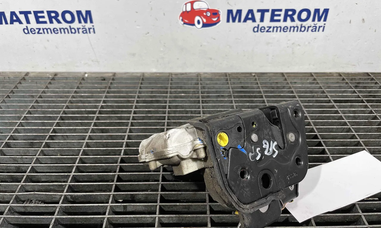 INCUIETOARE USA SPATE STANGA AUDI A6 C6 Avant 2004-2011