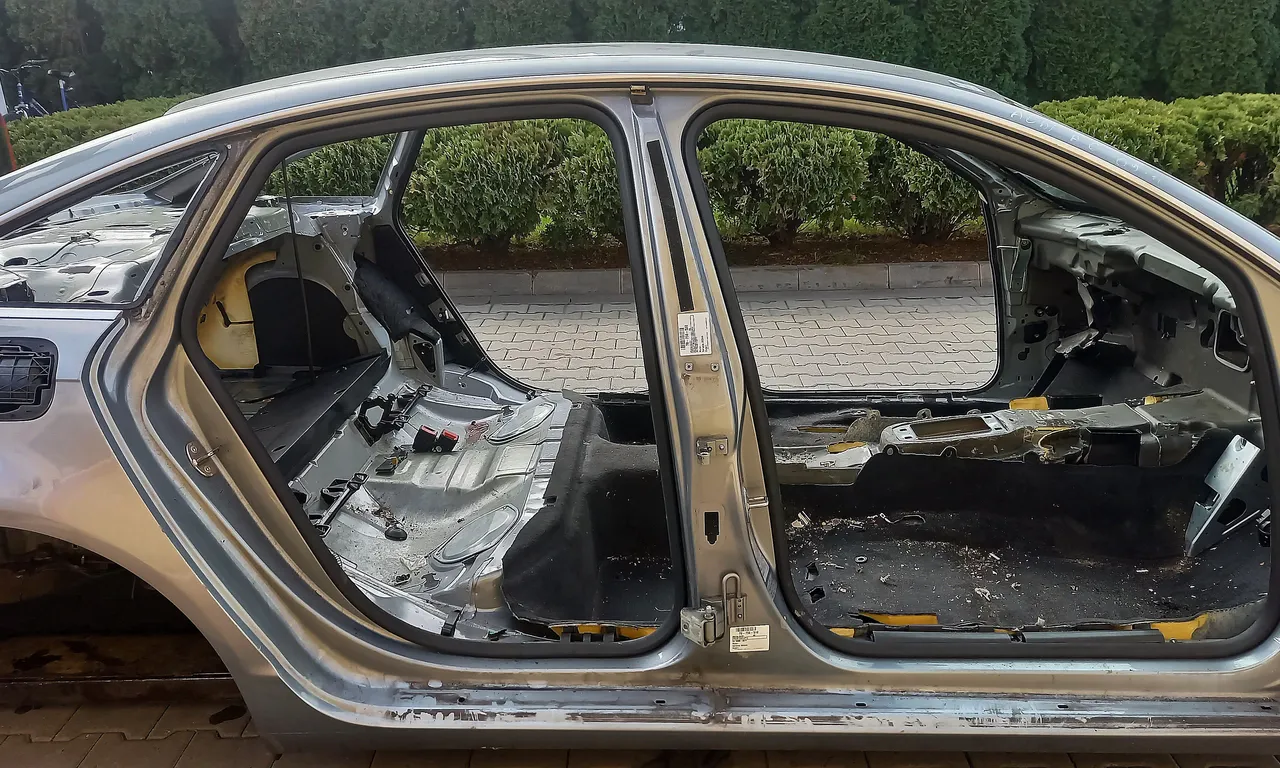 STALP MIJLOC DREAPTA AUDI A6 C6 Avant 2004-2011