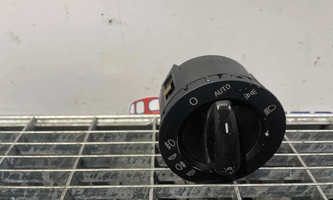 INTRERUPATOR LUMINI AUDI A6 C6 Avant 2004-2011