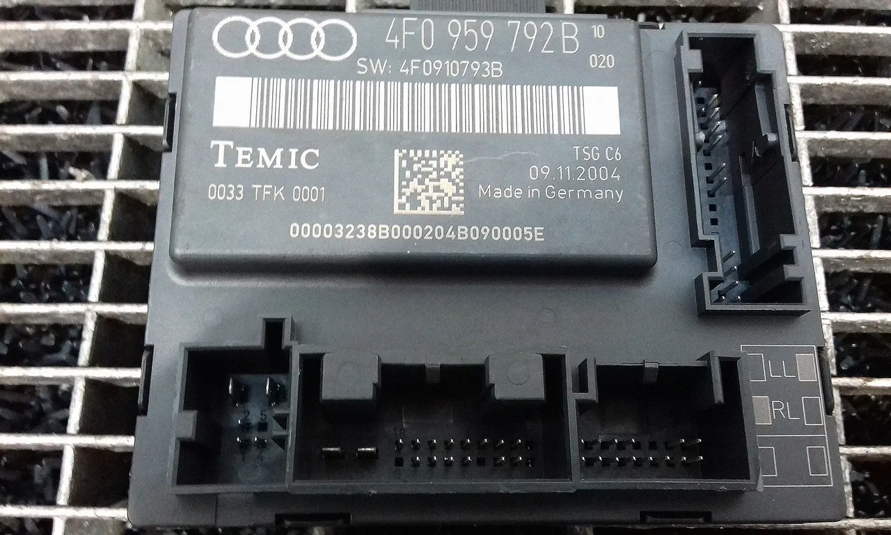 MODUL USA/DREAPTA FATA AUDI A6 C6 Avant 2004-2011