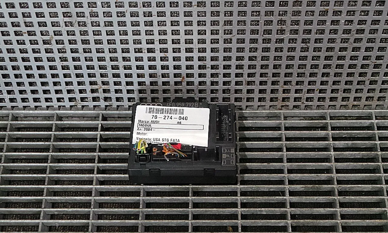 MODUL USA/STANGA FATA AUDI A6 C6 Avant 2004-2011
