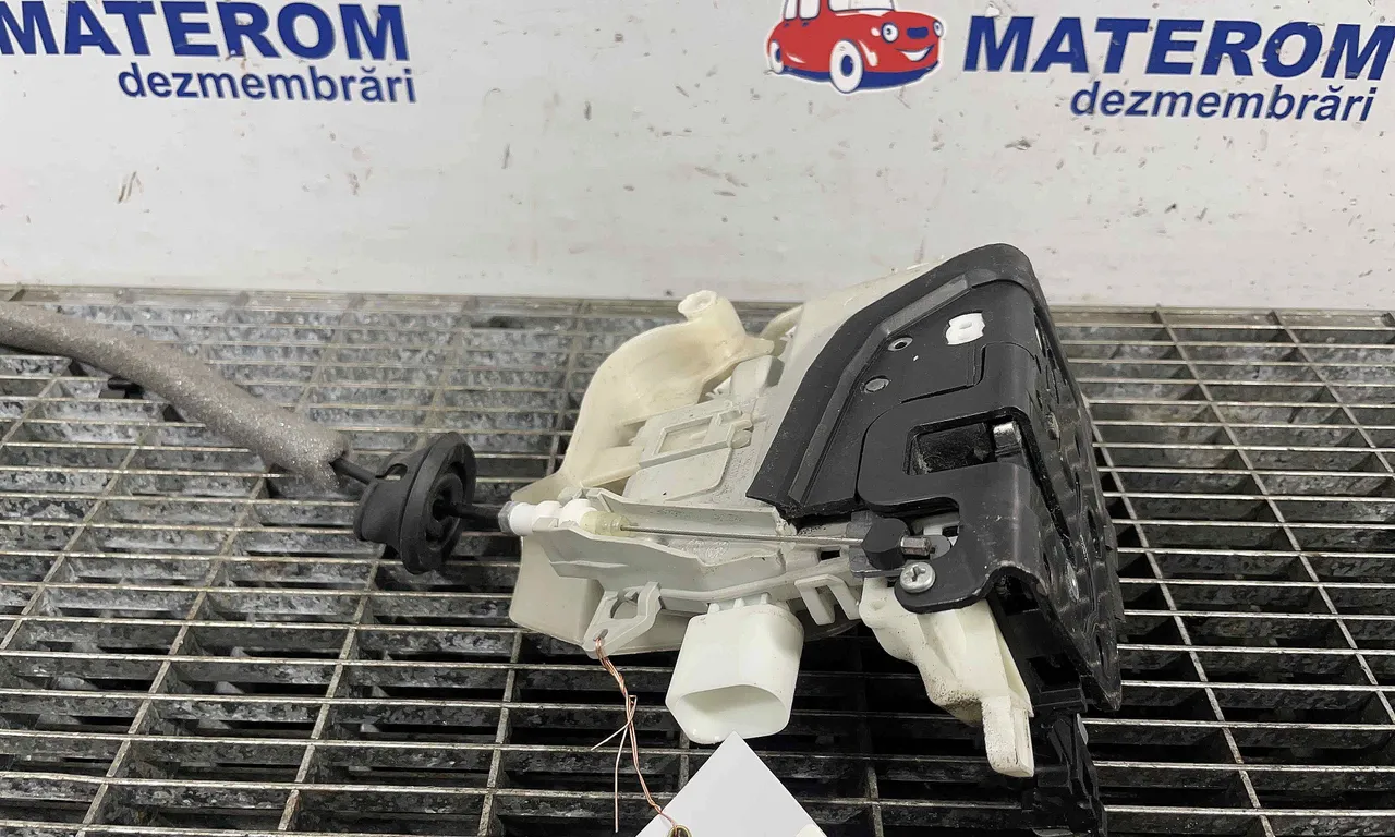 INCUIETOARE USA FATA DREAPTA AUDI A6 C7 2010-2019