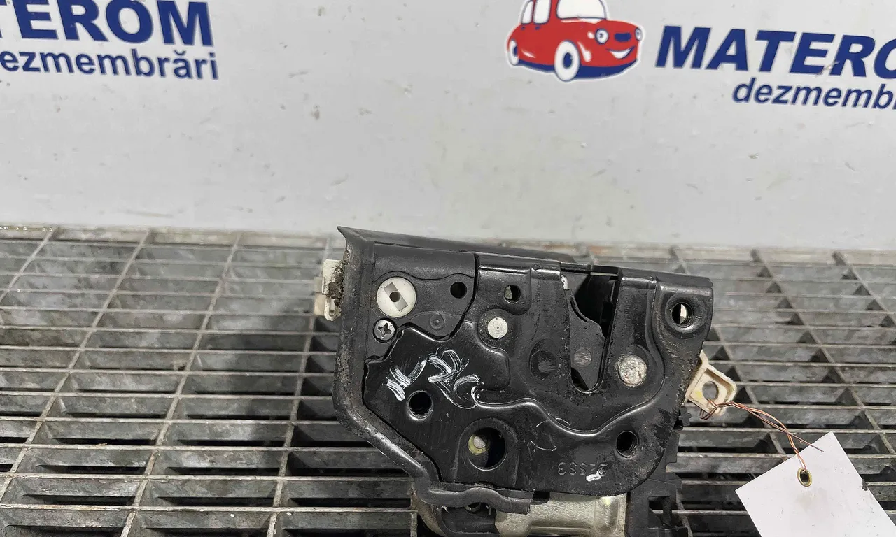 INCUIETOARE USA FATA STANGA AUDI A6 C7 2010-2019