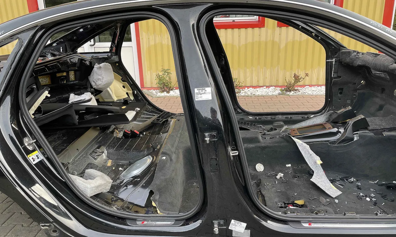 STALP MIJLOC DREAPTA AUDI A6 C7 2010-2019