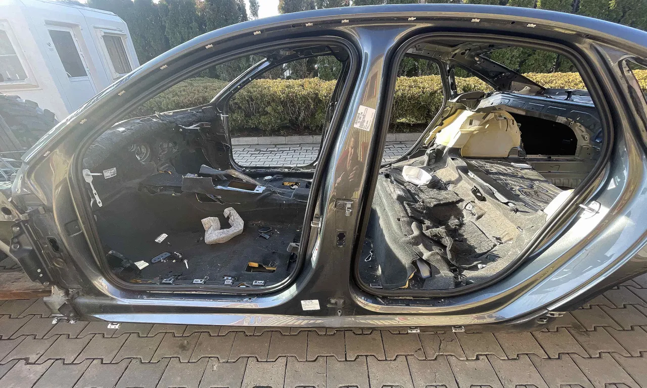 STALP MIJLOC STANGA AUDI A6 C7 2010-2019