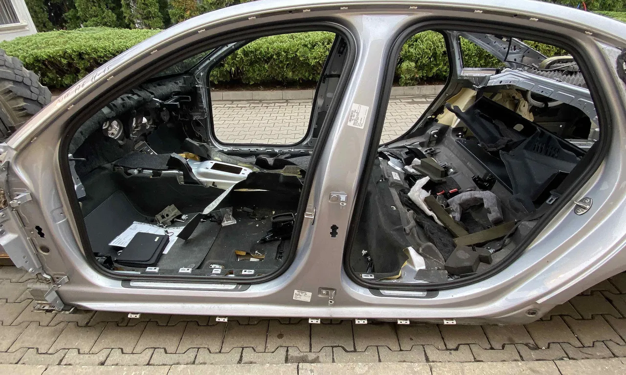 STALP MIJLOC STANGA AUDI A6 C7 2010-2019