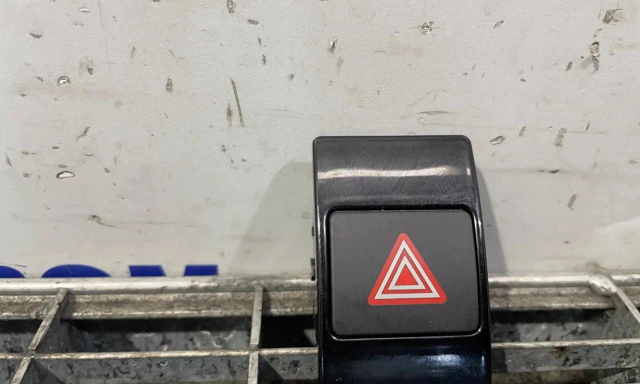 INTRERUPATOR AVARIE AUDI A6 C7 2010-2019