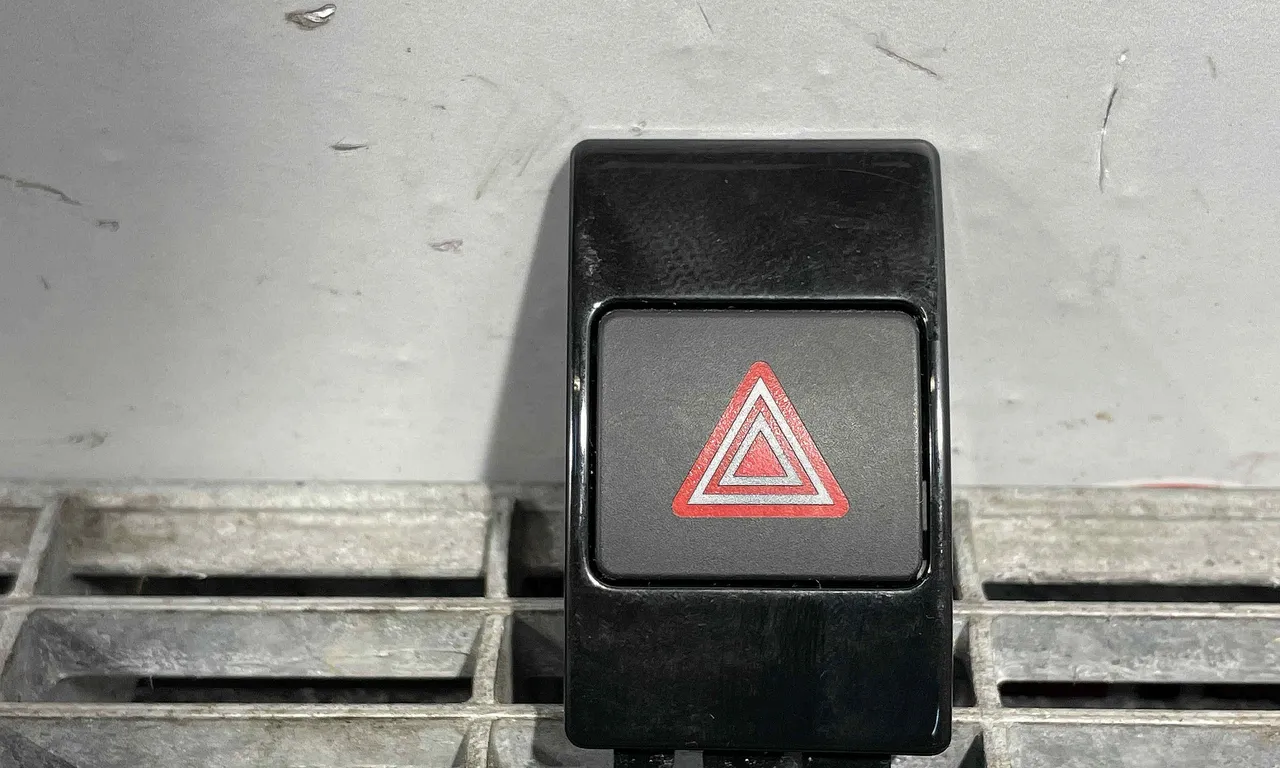 INTRERUPATOR AVARIE AUDI A6 C7 2010-2019