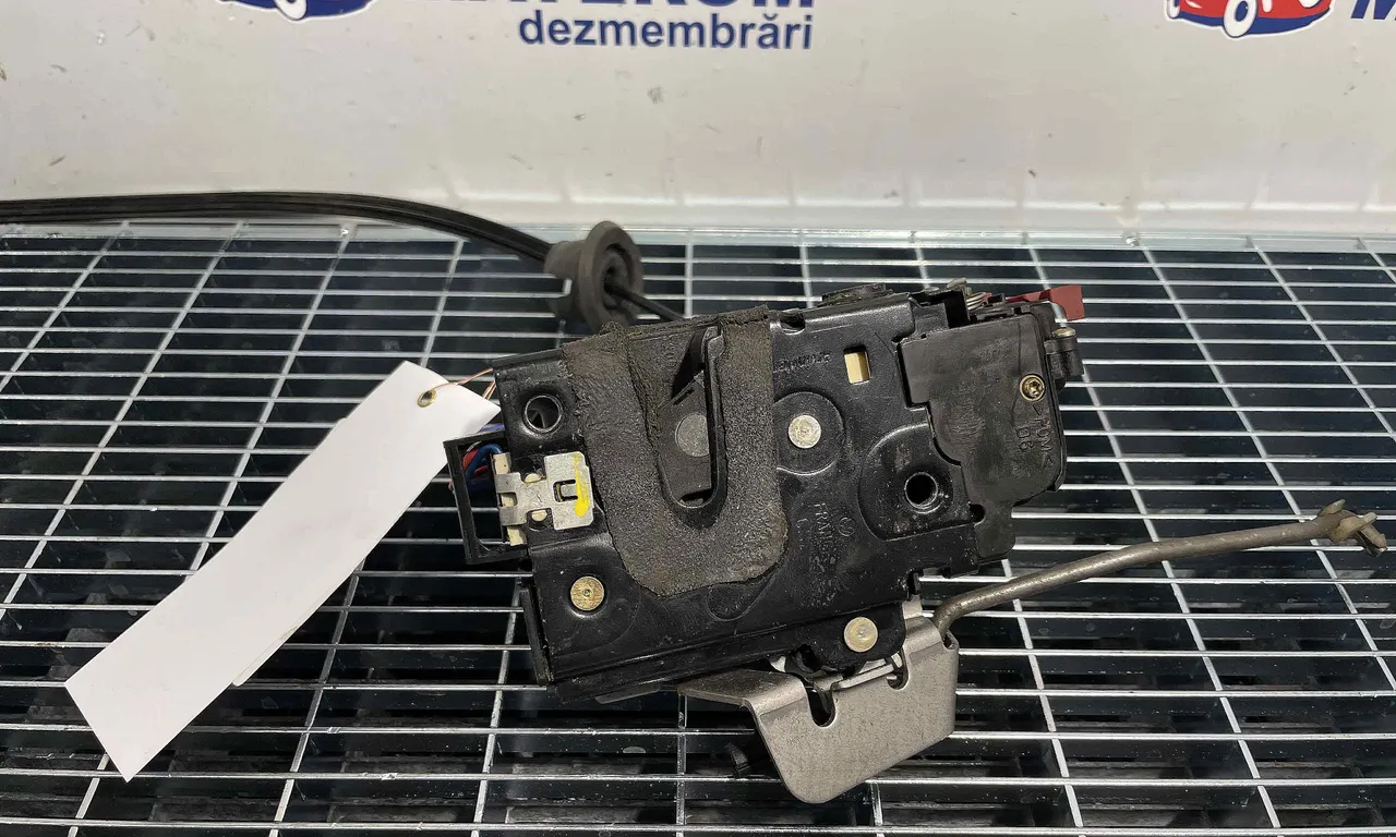 INCUIETOARE USA SPATE DREAPTA AUDI A8 D3 2002-2010