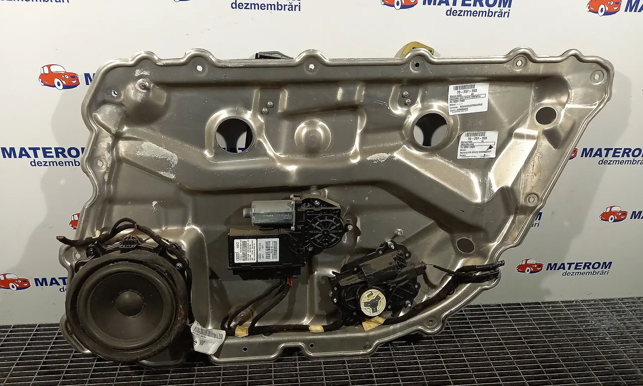 MACARA USA SPATE DREAPTA AUDI A8 D3 2002-2010