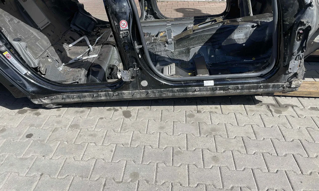 PRAG DREAPTA AUDI A8 D3 2002-2010