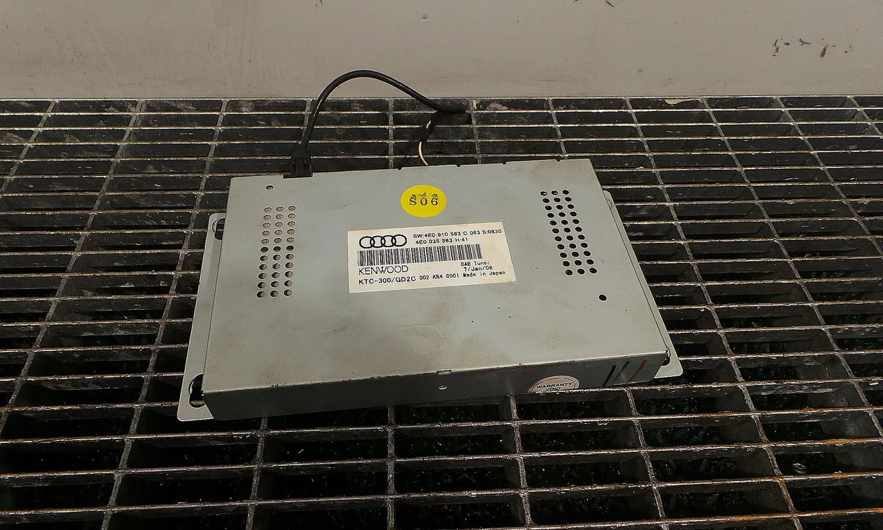 MODUL RADIO AUDI A8 D3 2002-2010