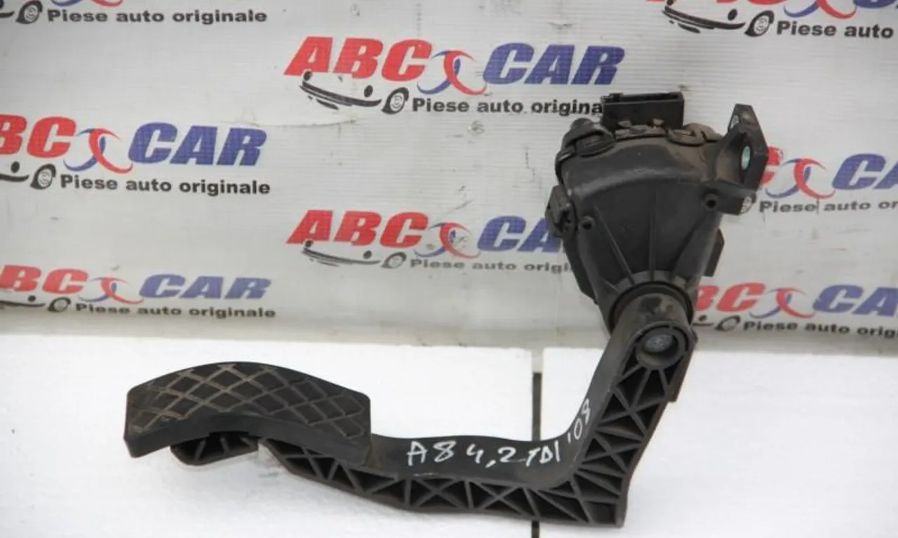 Pedala acceleratie AUDI A8 D3 2002-2010
