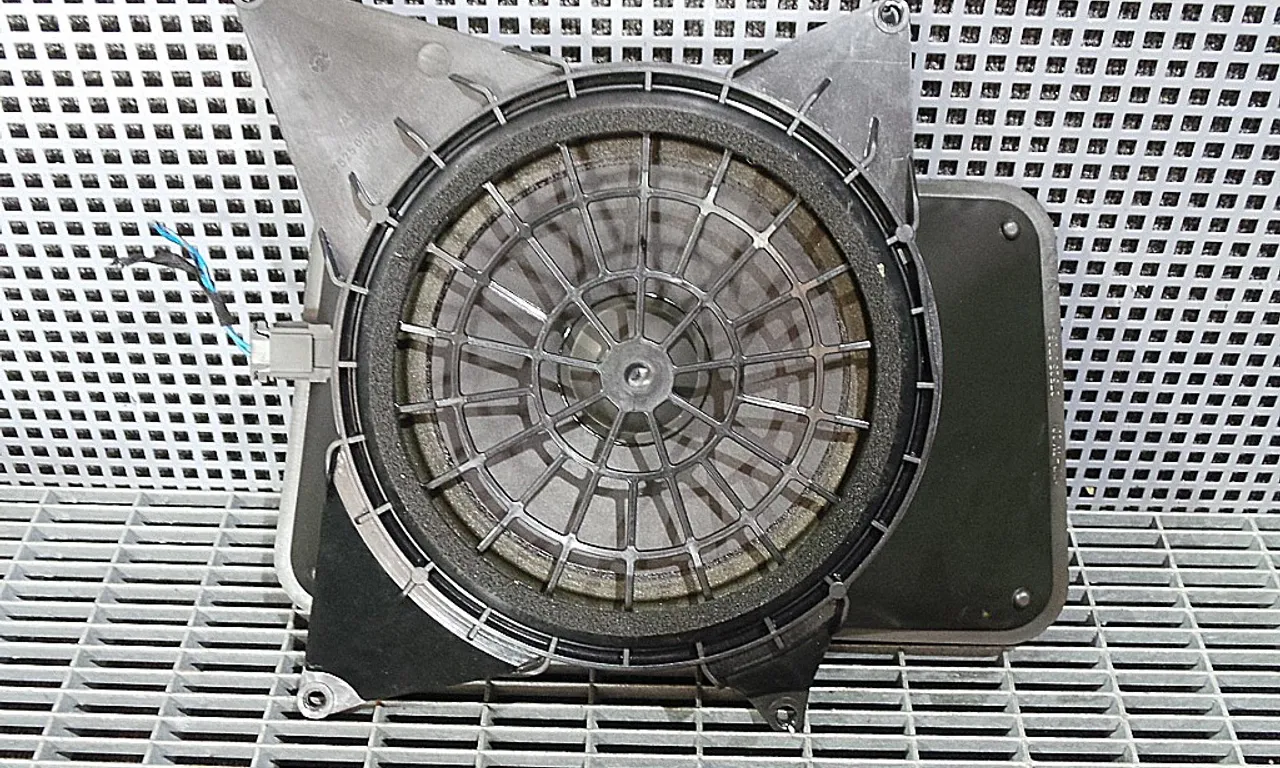 SUBWOOFER AUDI A8 D3 2002-2010