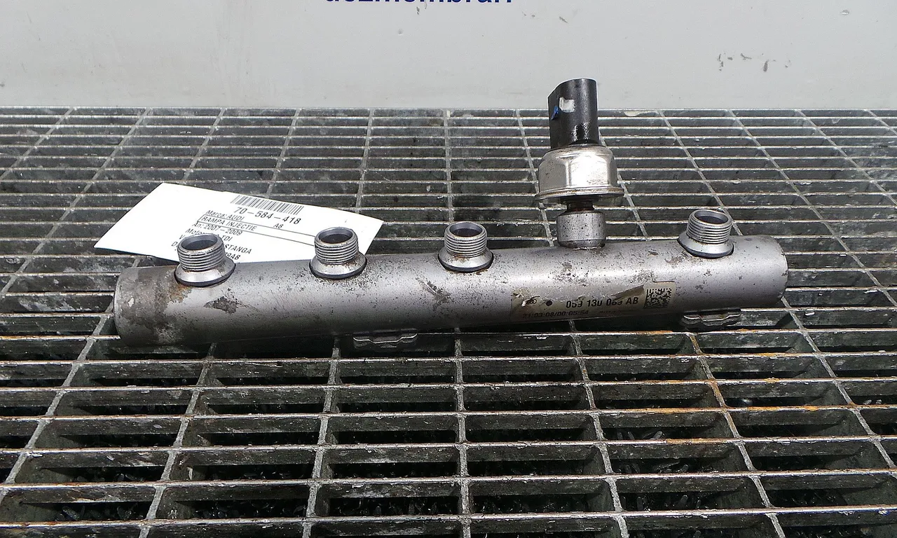 RAMPA INJECTIE AUDI A8 D3 2002-2010