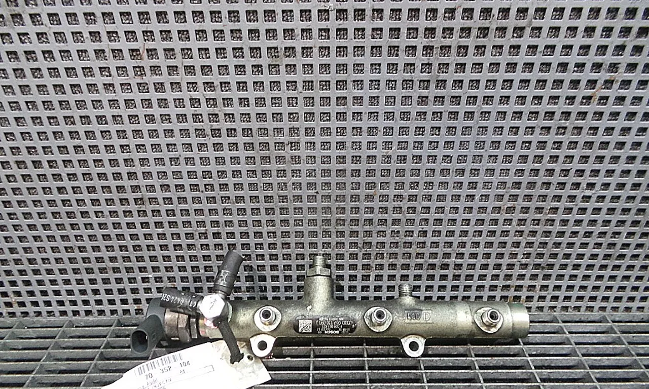 RAMPA INJECTIE AUDI A8 D3 2002-2010