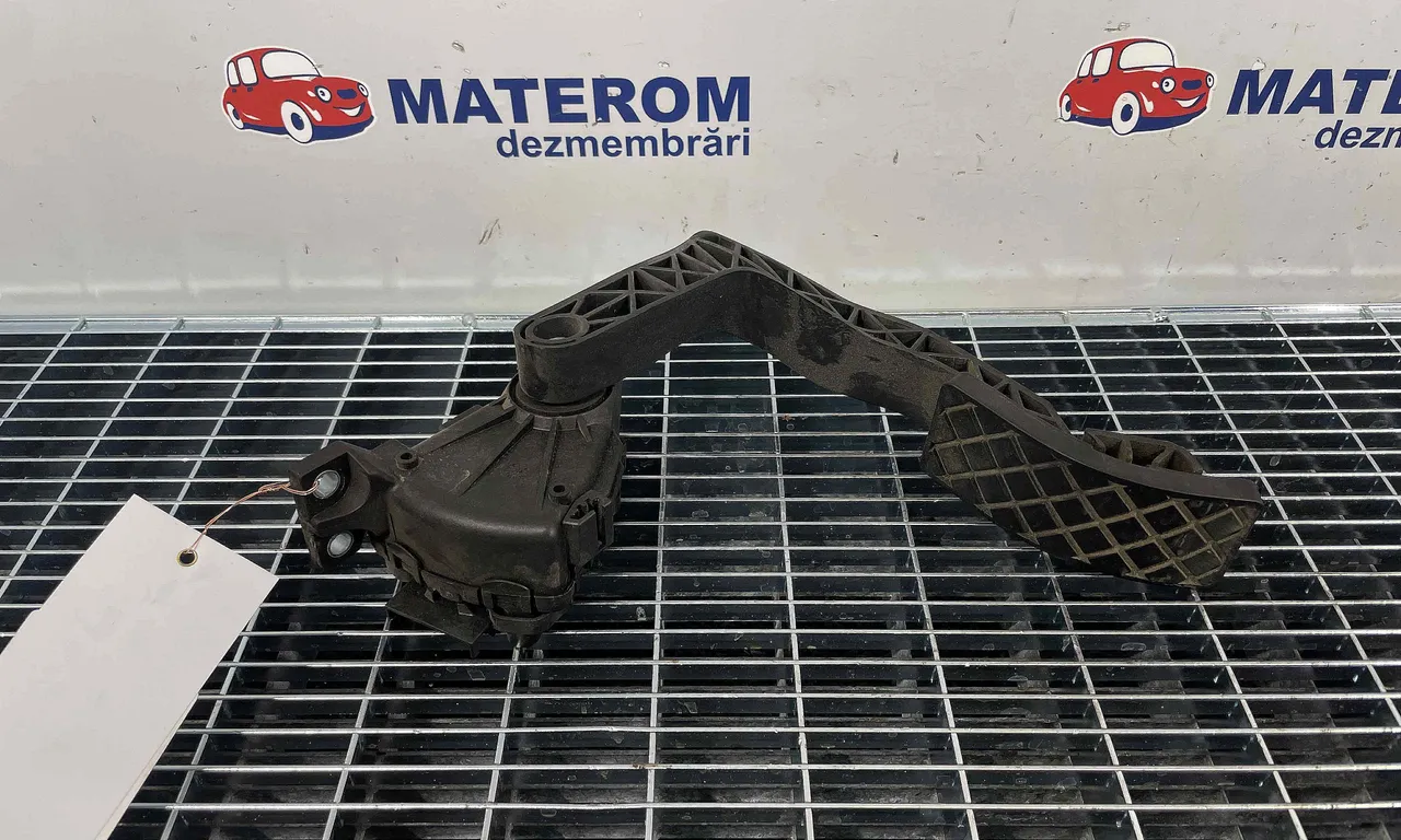 PEDALA ACCELERATIE AUDI A8 D3 2002-2010