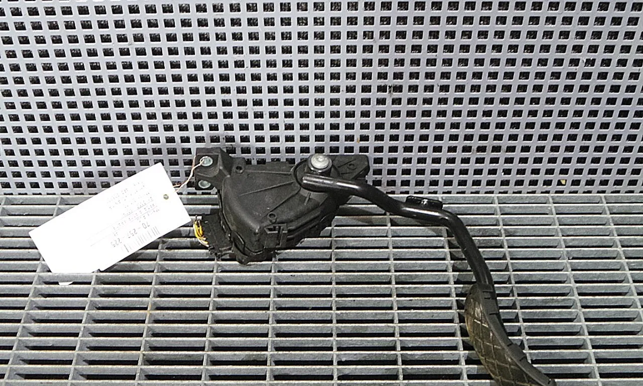 PEDALA ACCELERATIE AUDI A8 D3 2002-2010