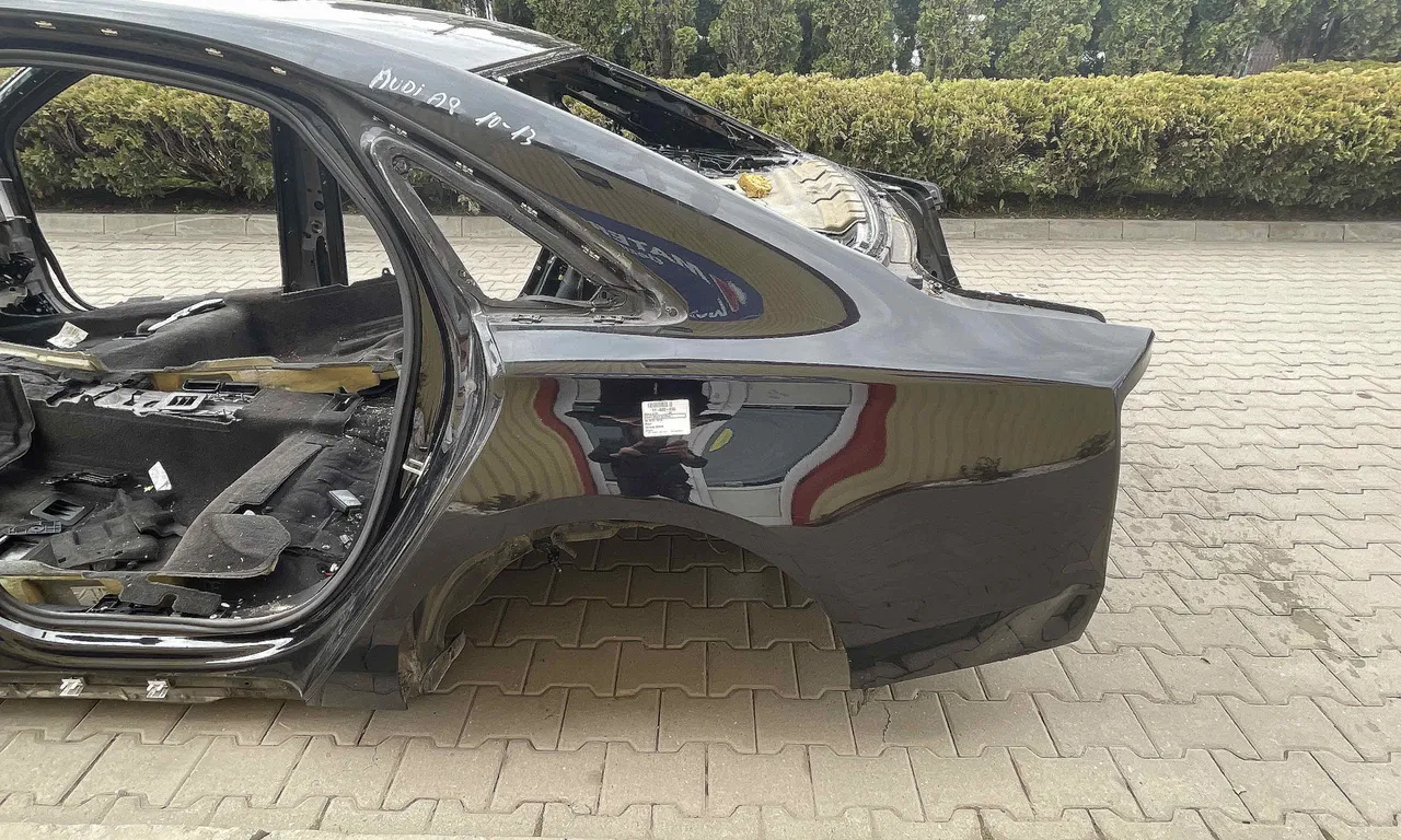 ARIPA SPATE STANGA AUDI A8 D4 2009-2019