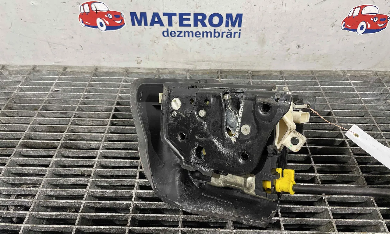INCUIETOARE USA SPATE STANGA AUDI A8 D4 2009-2019