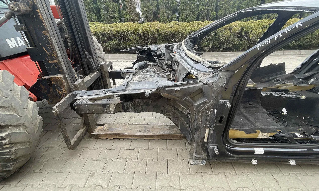 LONJERON STANGA AUDI A8 D4 2009-2019