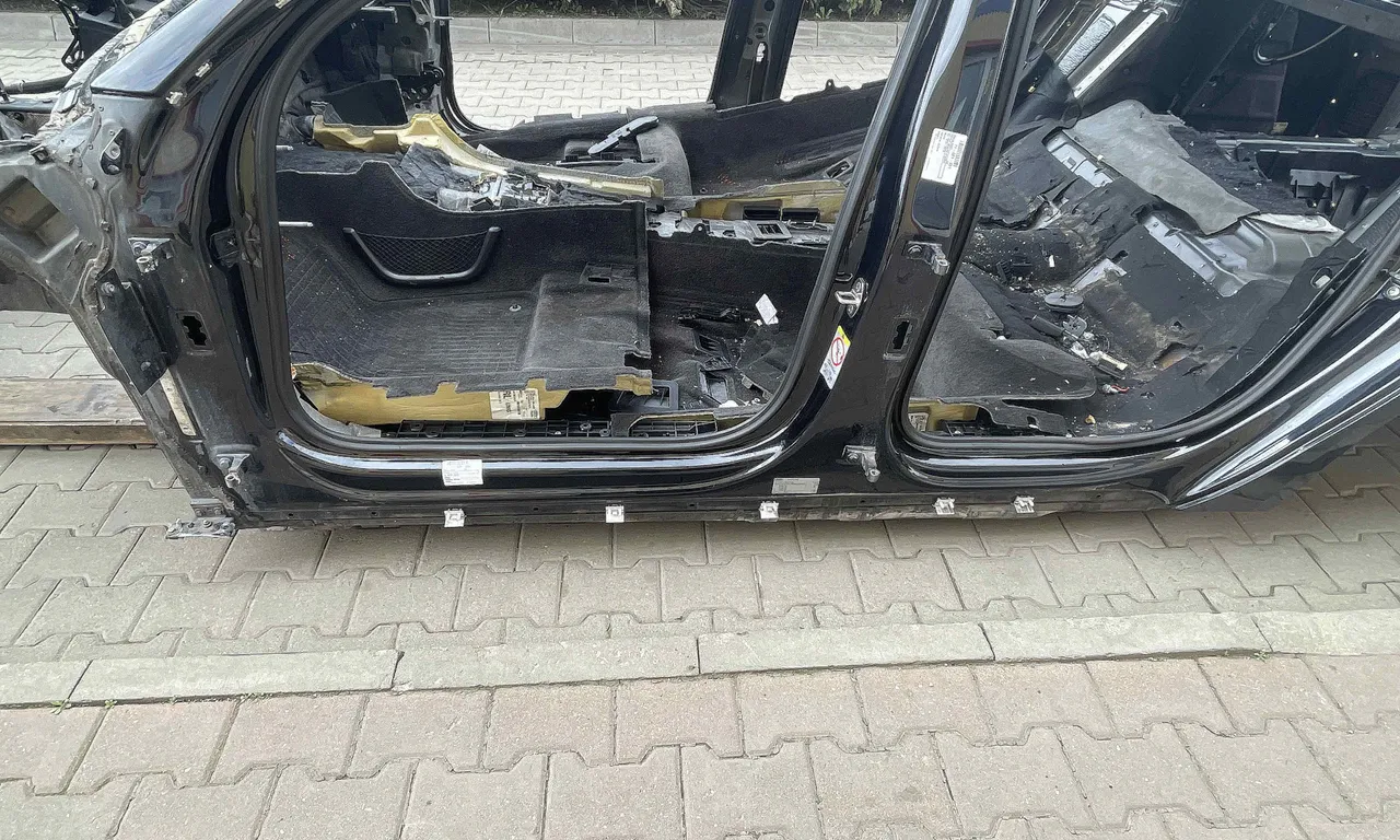 PRAG STANGA AUDI A8 D4 2009-2019