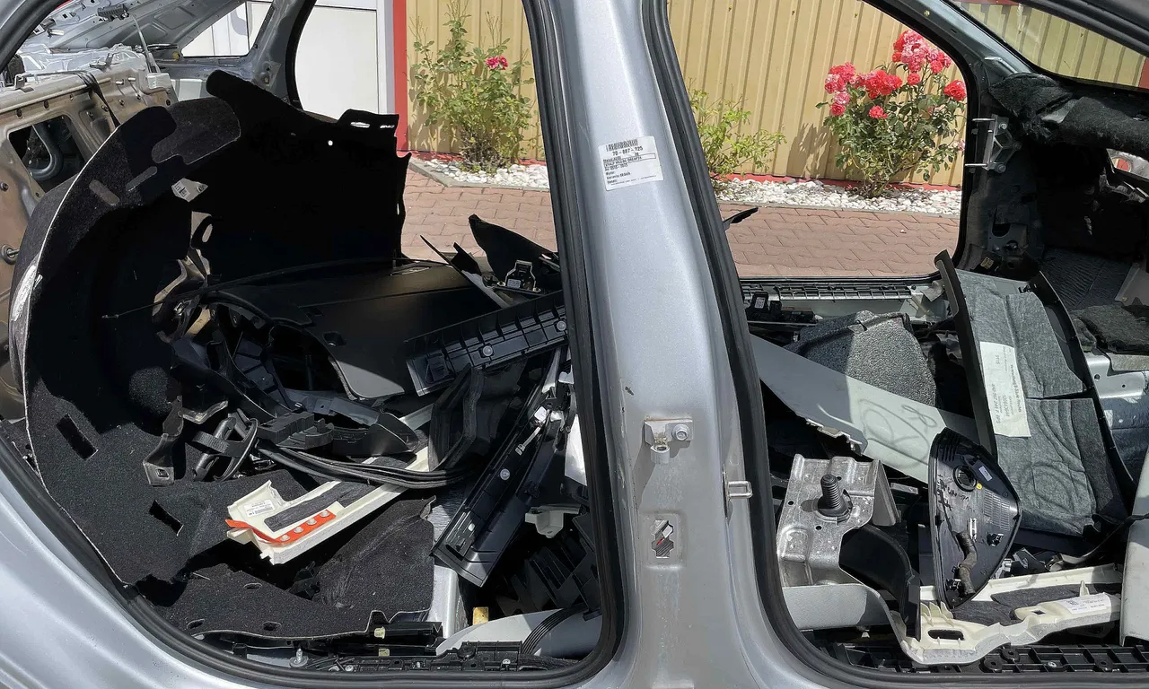 STALP MIJLOC DREAPTA AUDI A8 D4 2009-2019