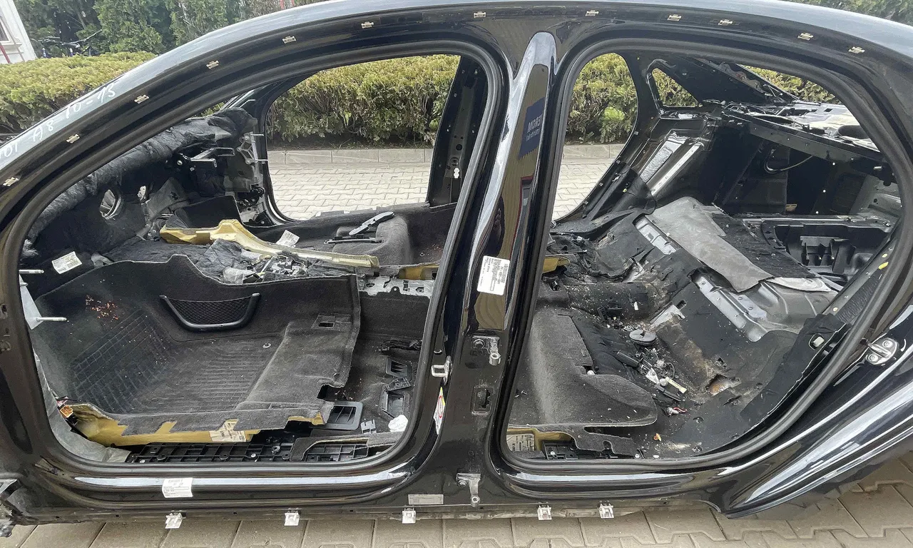 STALP MIJLOC STANGA AUDI A8 D4 2009-2019