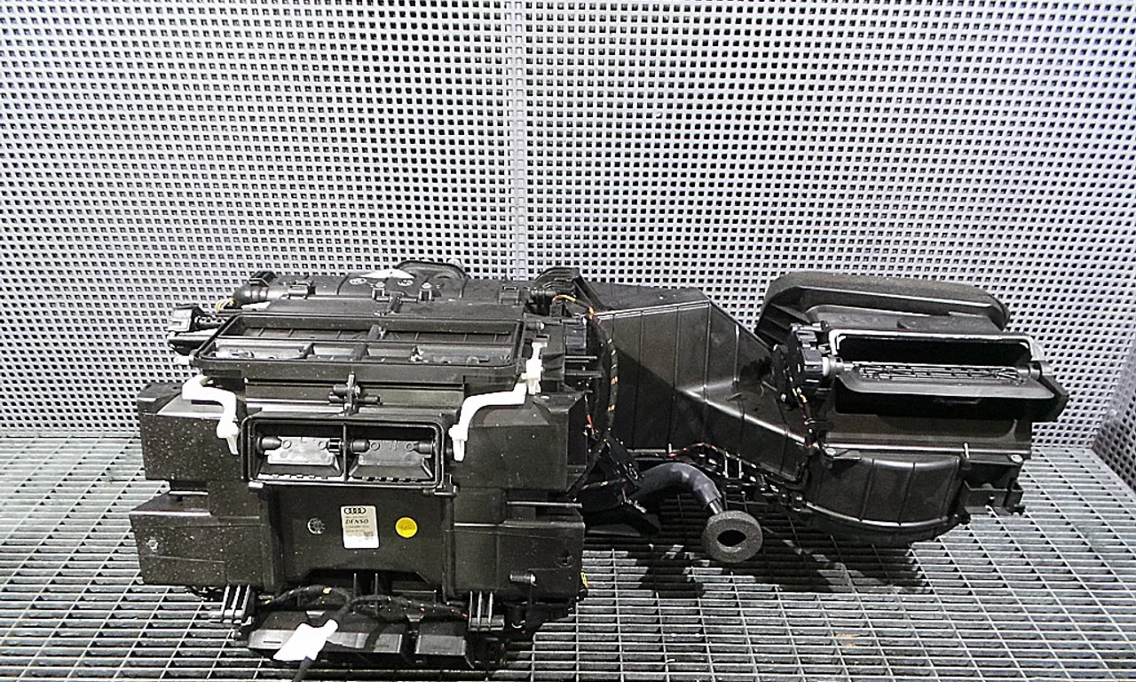 CARCASA INCALZITOR AUDI A8 D4 2009-2019