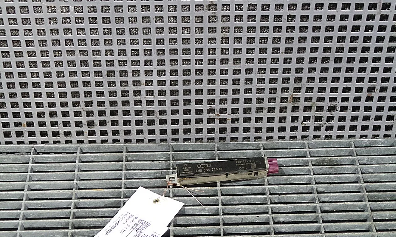 MODUL ANTENA AUDI A8 D4 2009-2019