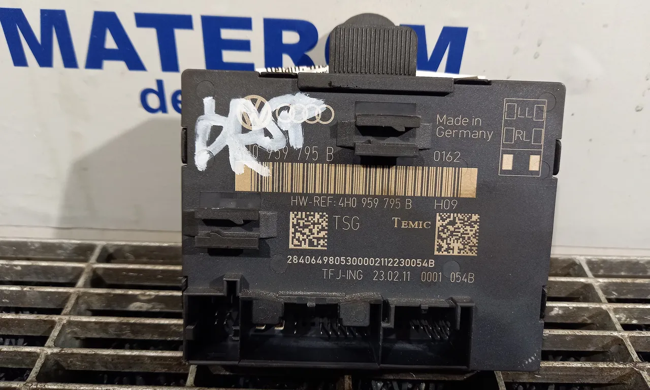 MODUL USA/DREAPTA SPATE AUDI A8 D4 2009-2019