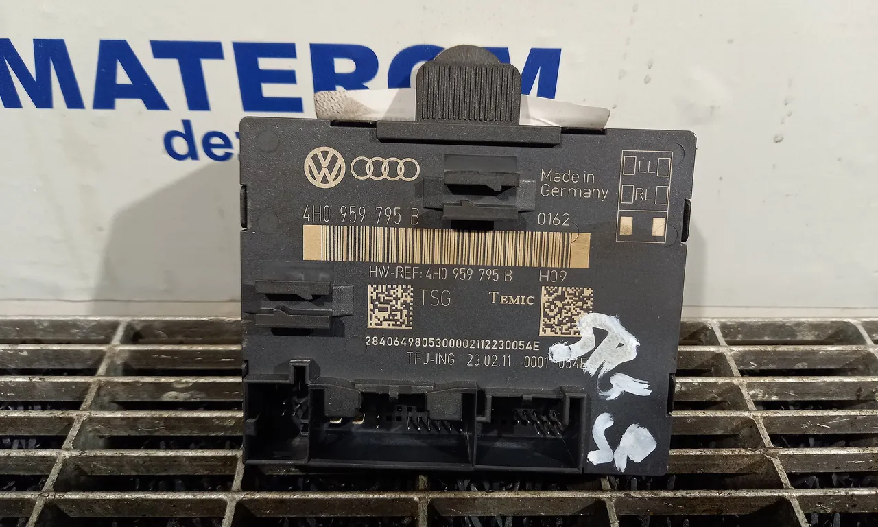 MODUL USA/STANGA SPATE AUDI A8 D4 2009-2019