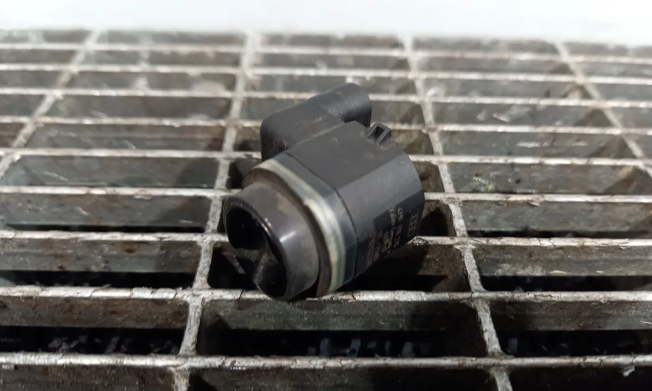 SENZOR PARCARE FATA AUDI A8 D4 2009-2019