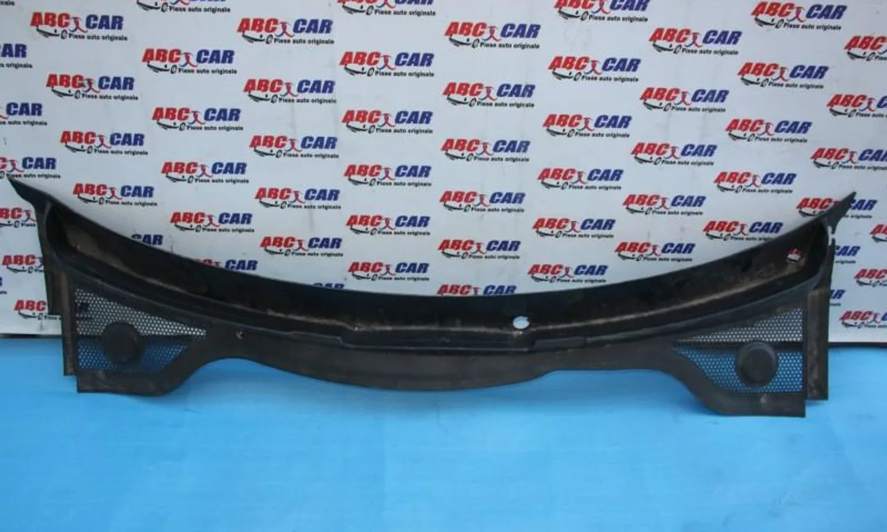 Grilaj stergatoare AUDI Q3 2011-2020