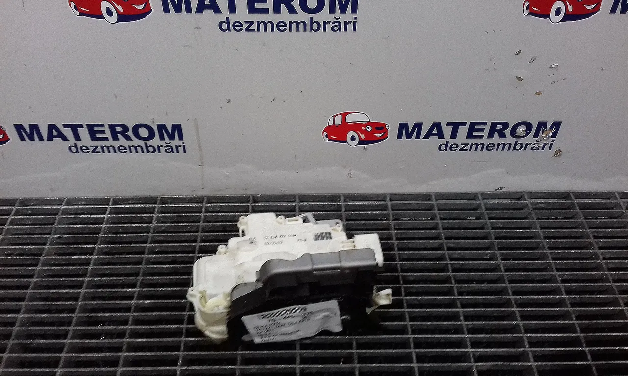INCUIETOARE USA FATA DREAPTA AUDI Q3 2011-2020