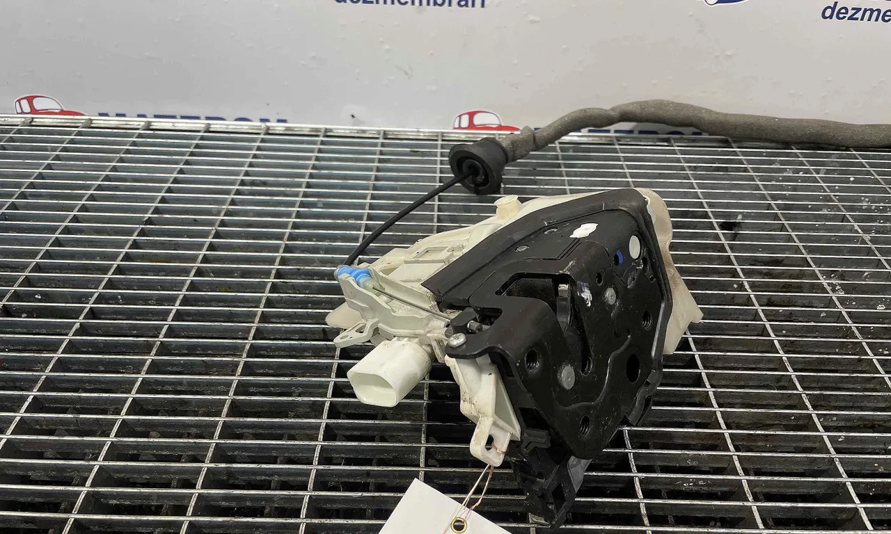 INCUIETOARE USA FATA DREAPTA AUDI Q3 2011-2020
