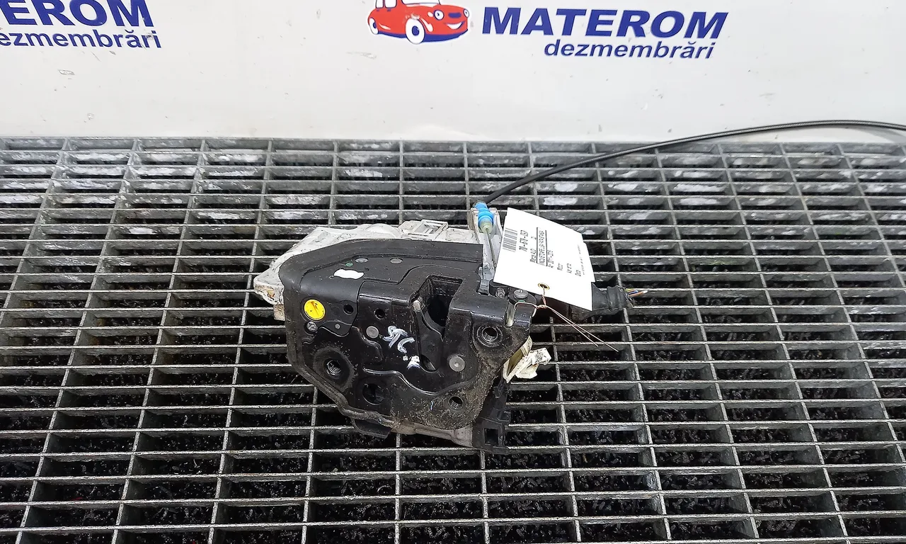 INCUIETOARE USA FATA STANGA AUDI Q3 2011-2020