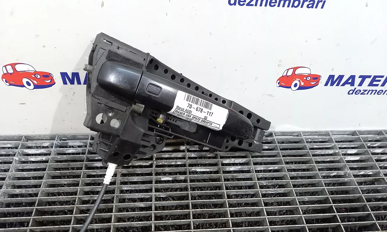 MANER USA SPATE DREAPTA AUDI Q3 2011-2020
