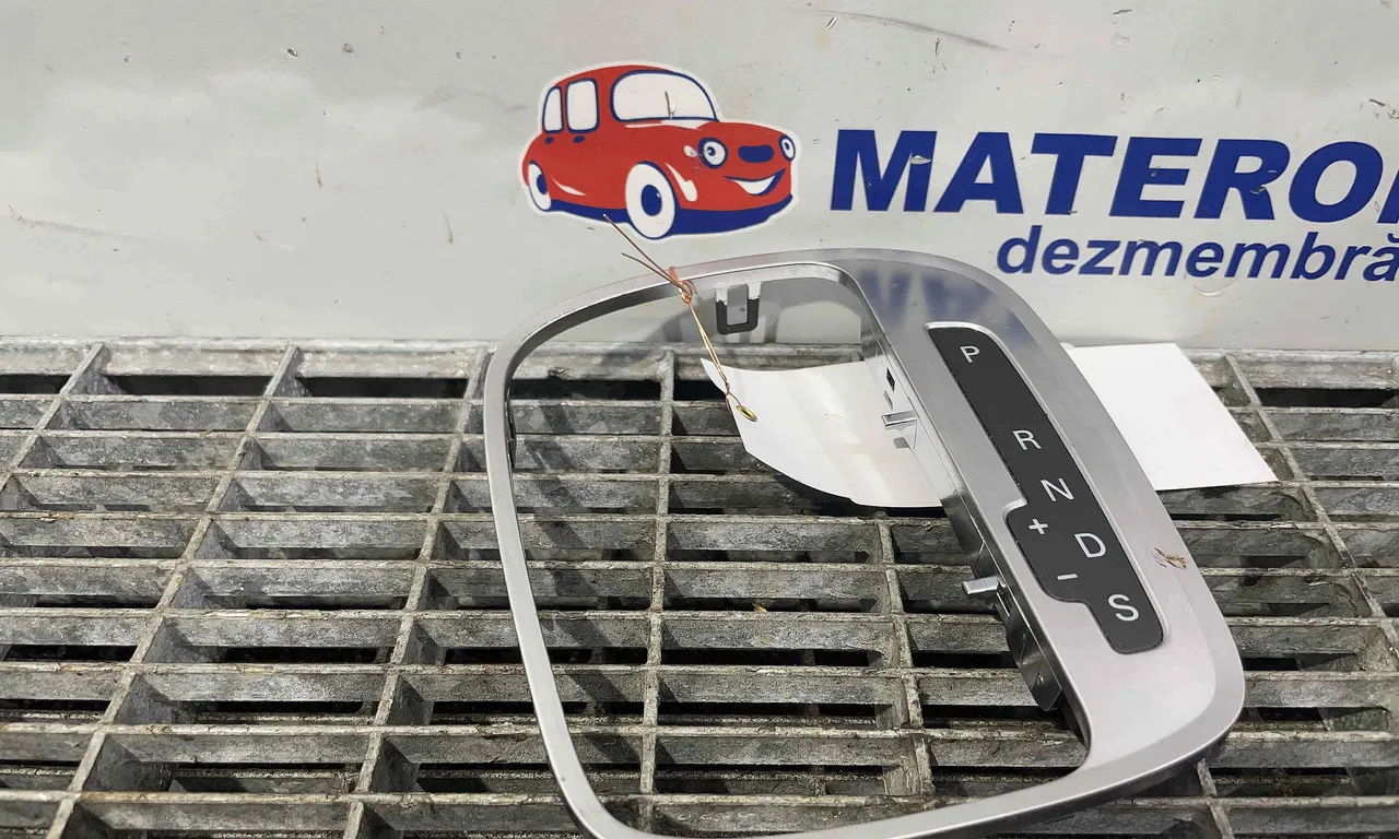 ORNAMENT MANETA SCHIMBATOR AUDI Q3 2011-2020