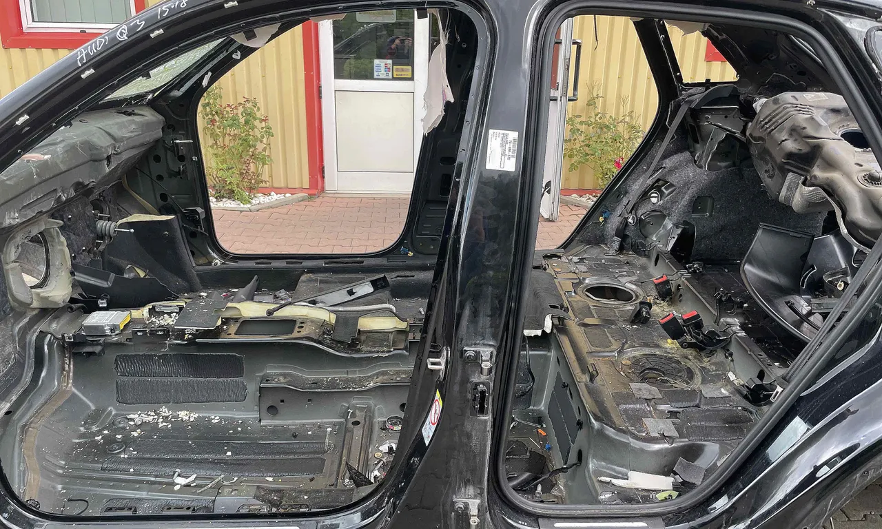 STALP MIJLOC STANGA AUDI Q3 2011-2020