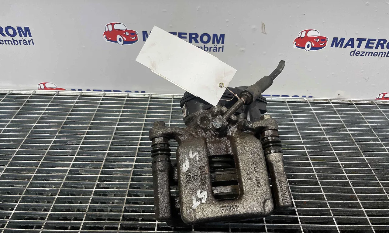 ETRIER SPATE STANGA AUDI Q3 2011-2020