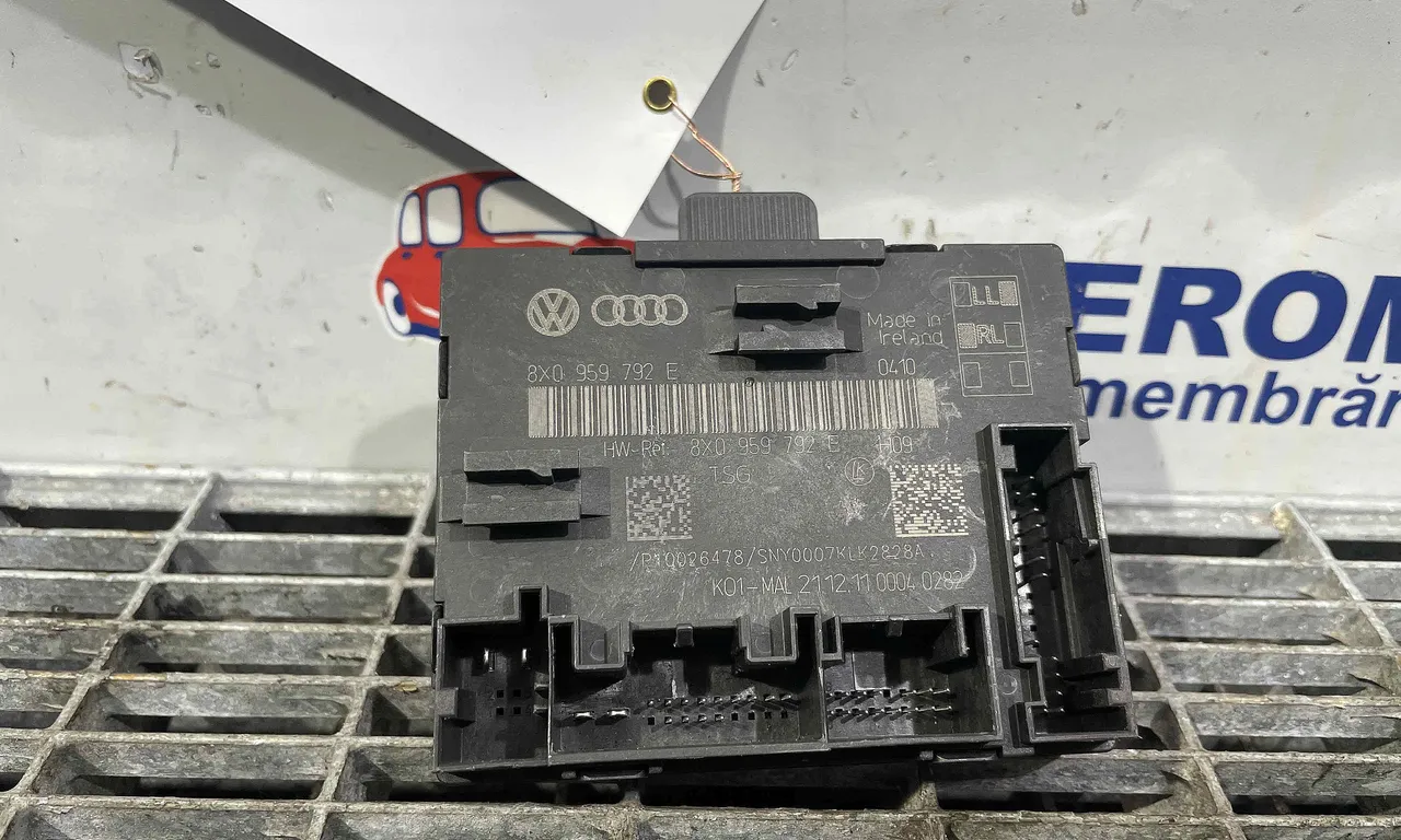 MODUL USA/STANGA FATA AUDI Q3 2011-2020