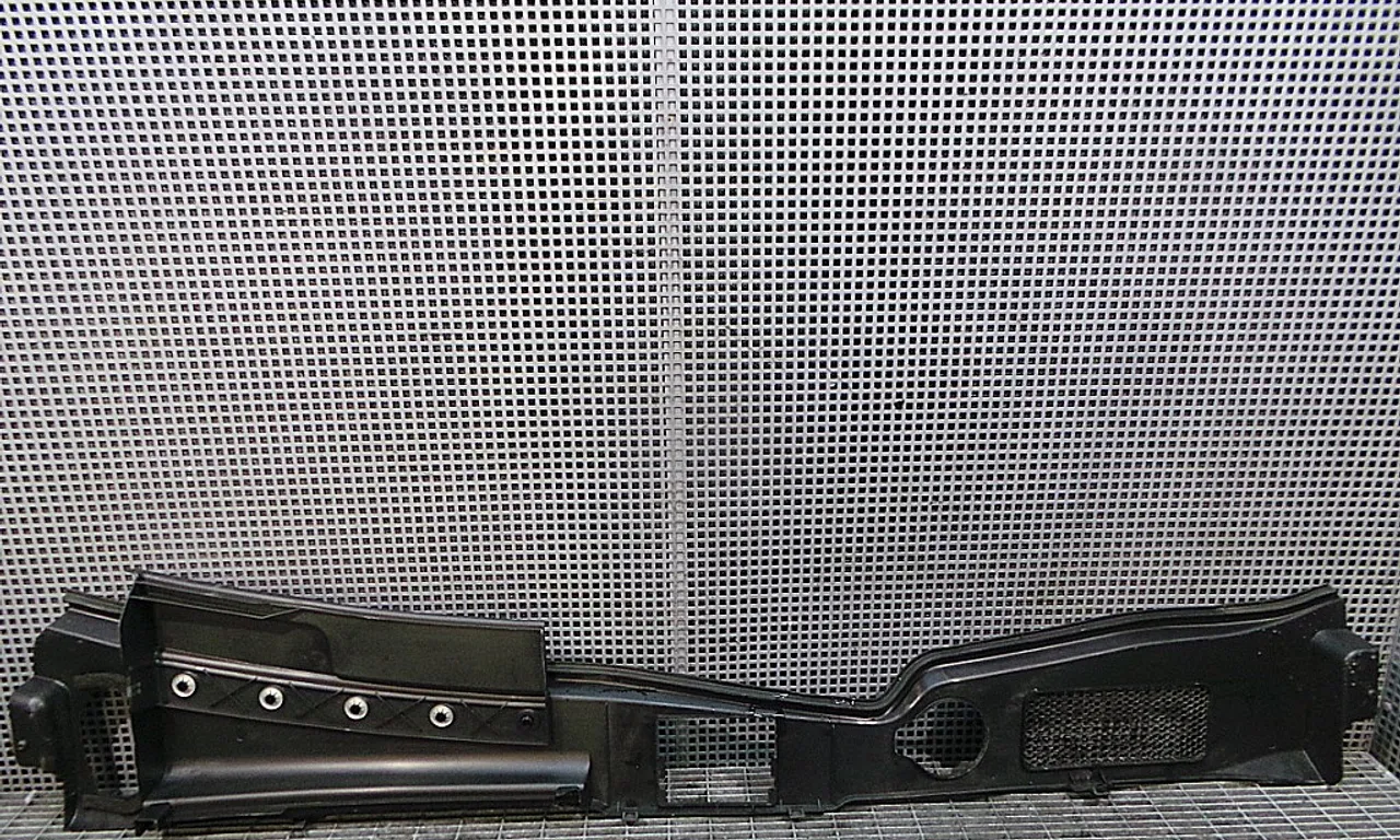 GRILA SUB PARBRIZ AUDI Q5 2008-2019
