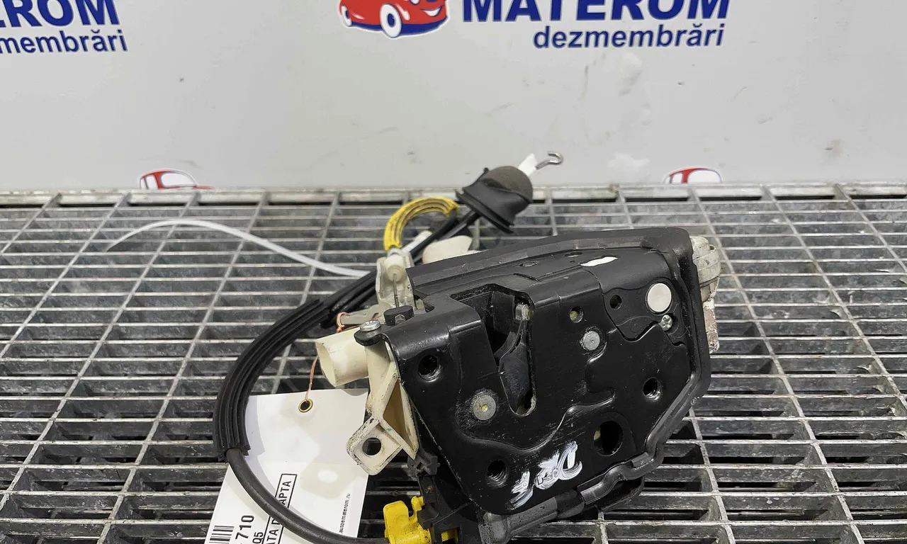INCUIETOARE USA FATA DREAPTA AUDI Q5 2008-2019