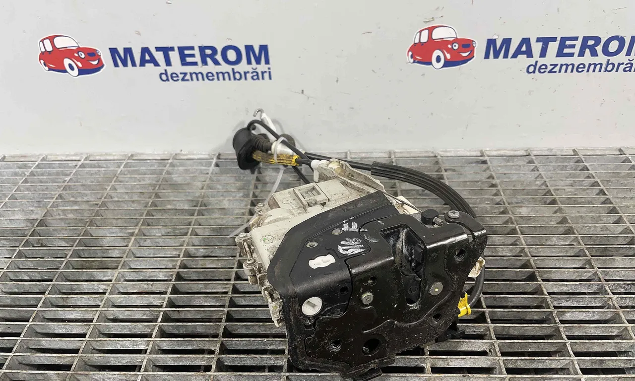INCUIETOARE USA FATA STANGA AUDI Q5 2008-2019