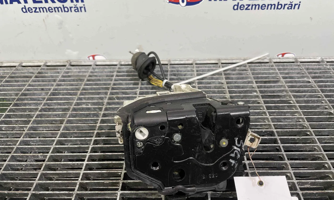 INCUIETOARE USA FATA STANGA AUDI Q5 2008-2019