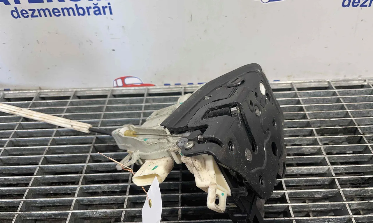 INCUIETOARE USA SPATE DREAPTA AUDI Q5 2008-2019