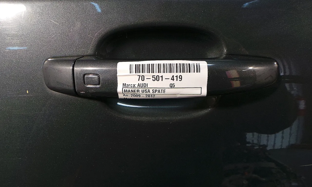 MANER USA SPATE DREAPTA AUDI Q5 2008-2019